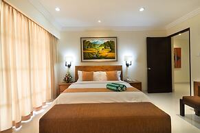 Peninsula Bay Resort