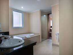 Peninsula Bay Resort