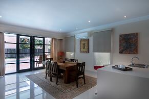 Peninsula Bay Resort