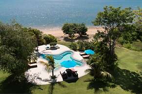 Peninsula Bay Resort