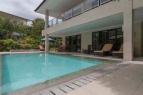 Peninsula Bay Resort