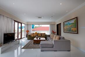 Peninsula Bay Resort