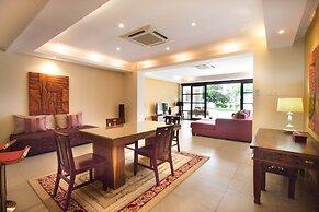 Peninsula Bay Resort