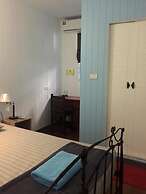 Baan Chanasongkram - Hostel