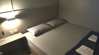 Baan Chanasongkram - Hostel