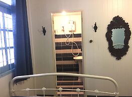 Baan Chanasongkram - Hostel