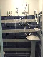 Baan Chanasongkram - Hostel