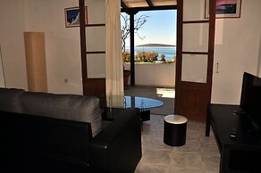 Michalis Apartments near the beaches with sea view