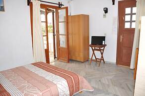 Michalis Apartments near the beaches with sea view