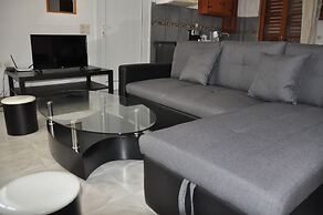 Michalis Apartments near the beaches with sea view