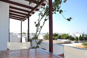 Michalis Apartments near the beaches with sea view