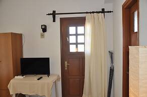 Michalis Apartments near the beaches with sea view