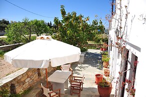 Michalis Apartments near the beaches with sea view