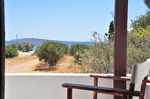 Michalis Apartments near the beaches with sea view