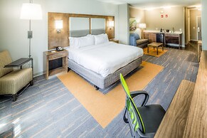 Holiday Inn Express & Suites Cleveland West - Westlake by IHG