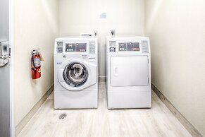 Holiday Inn Express & Suites Cleveland West - Westlake by IHG