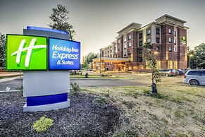 Holiday Inn Express & Suites Cleveland West - Westlake by IHG