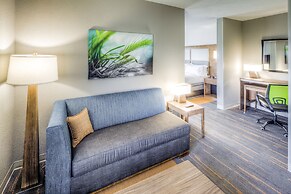 Holiday Inn Express & Suites Cleveland West - Westlake by IHG