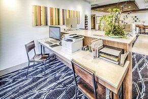 Holiday Inn Express & Suites Cleveland West - Westlake by IHG