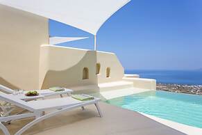 Skyfall Suites - Adults Only
