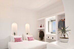 Skyfall Suites - Adults Only