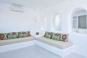 Skyfall Suites - Adults Only