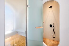 Skyfall Suites - Adults Only