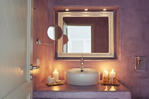 Skyfall Suites - Adults Only