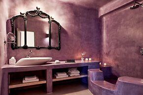 Skyfall Suites - Adults Only