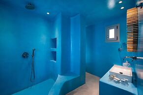 Skyfall Suites - Adults Only