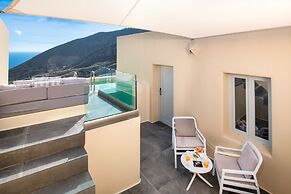 Skyfall Suites - Adults Only