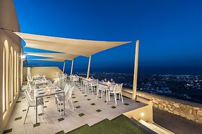 Skyfall Suites - Adults Only