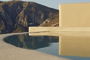 Skyfall Suites - Adults Only