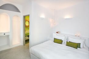 Skyfall Suites - Adults Only