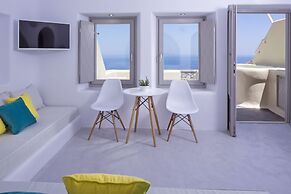 Skyfall Suites - Adults Only