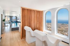 Skyfall Suites - Adults Only