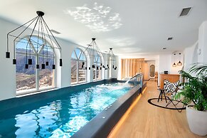 Skyfall Suites - Adults Only