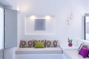 Skyfall Suites - Adults Only