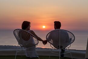 Skyfall Suites - Adults Only