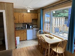 Parkside Cottages and Suites