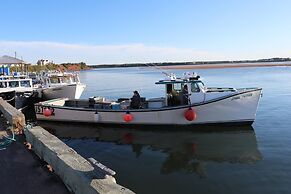 Parkside Cottages and Suites