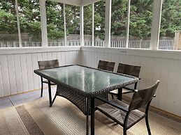 Parkside Cottages and Suites