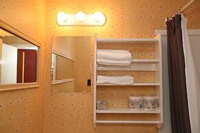 Parkside Cottages and Suites