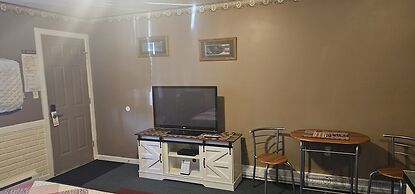 River Country Motor Lodge