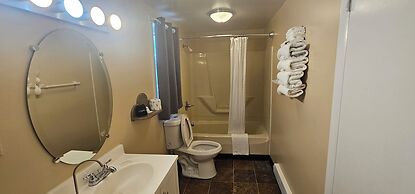 River Country Motor Lodge