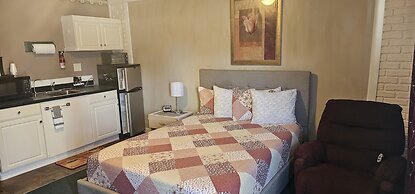 River Country Motor Lodge