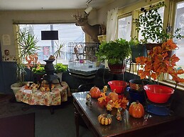 River Country Motor Lodge