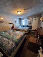 River Country Motor Lodge