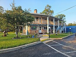 River Country Motor Lodge