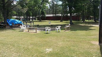 River Country Motor Lodge